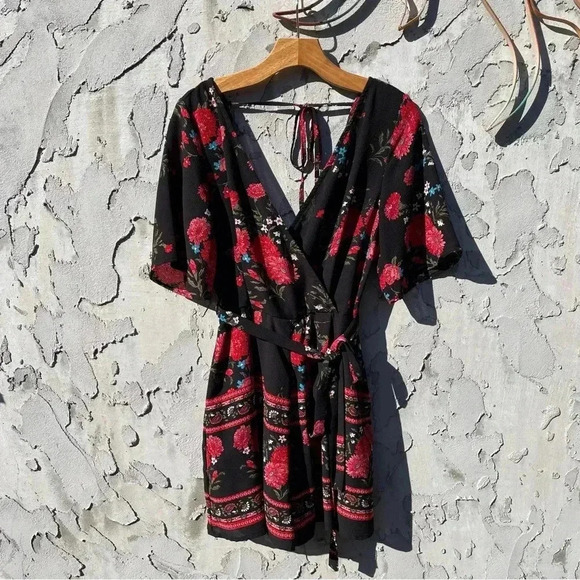 TRIXXI Romper - Picture 2 of 8